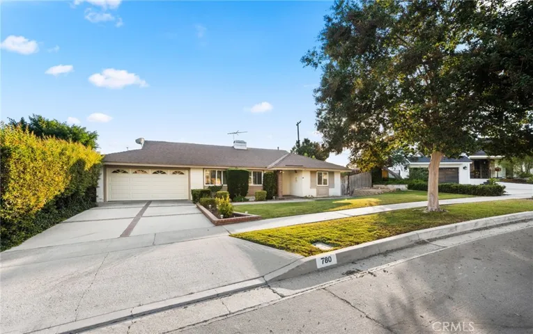 780 Arroues Drive, Fullerton, California 92835 — photo 4