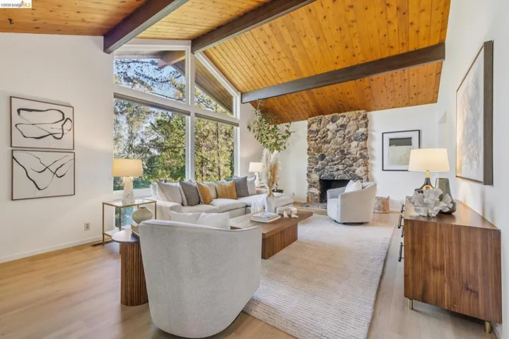 7094 Pinehaven Rd, Oakland, California 94611 — photo 5