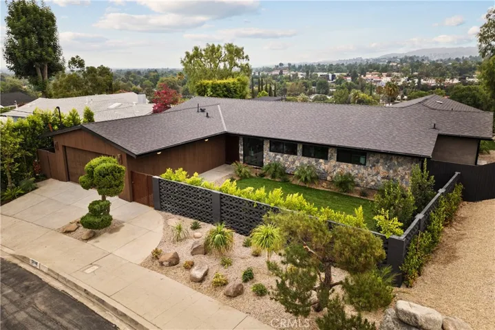 5746 Mcdonie, Woodland Hills, California 91367 — photo 4