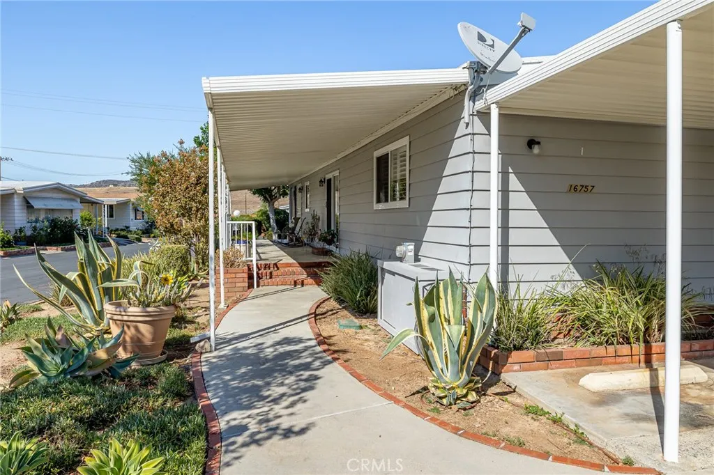 Extra Large Patio and  Entryway into the home.