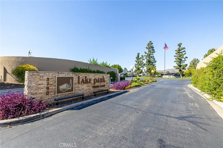 WELCOME to Lake Park Yorba Linda!