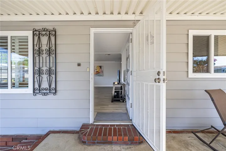 Entry into Your Large, Open Living Room! Welcome Home!