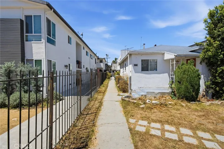 1939 Chariton, Los Angeles, California 90034 — photo 4