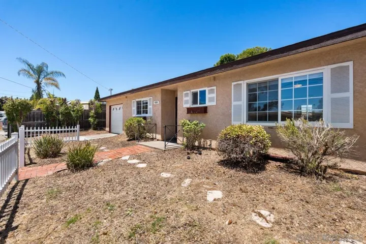 4581 Chinook, San Diego, California 92117 — photo 5