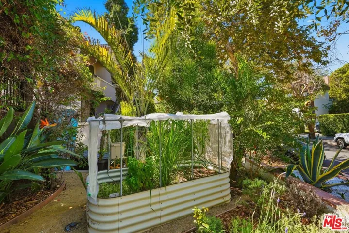 1042 S Stanley Avenue, Los Angeles, California 90019 — photo 4