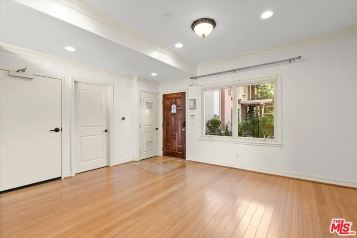 272 N Chester Avenue 105, Pasadena, California 91106 — photo 4