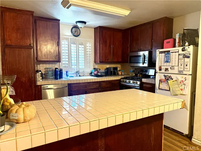 1603 James Court, Redlands, California 92374 — photo 5