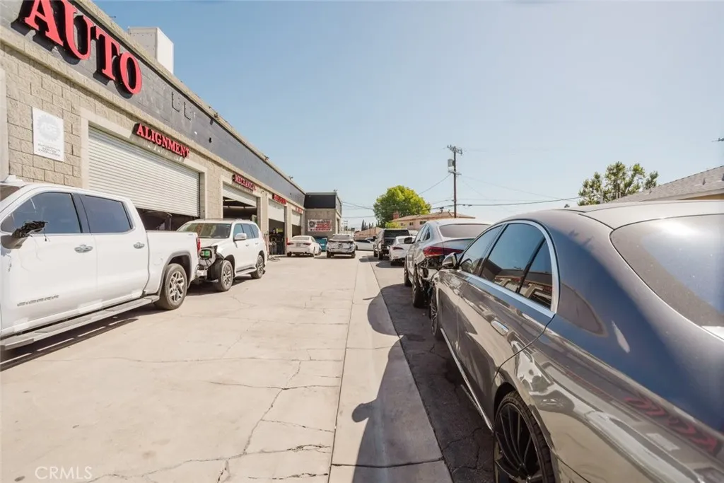 11050 Woodley