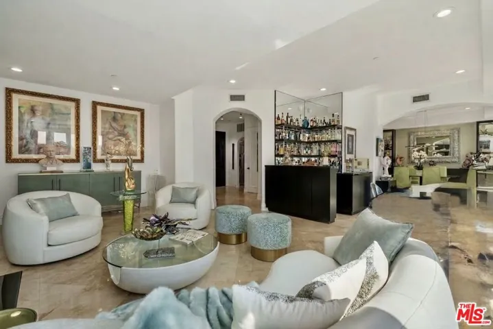137 S Spalding Drive 401, Beverly Hills, California 90212 — photo 5