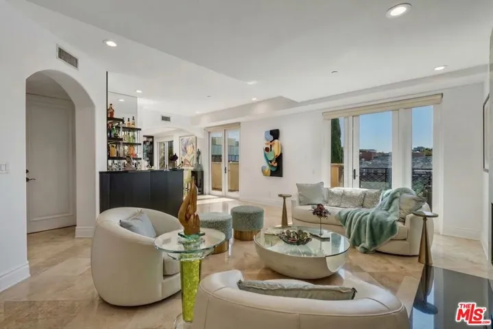 137 S Spalding Drive 401, Beverly Hills, California 90212 — photo 4