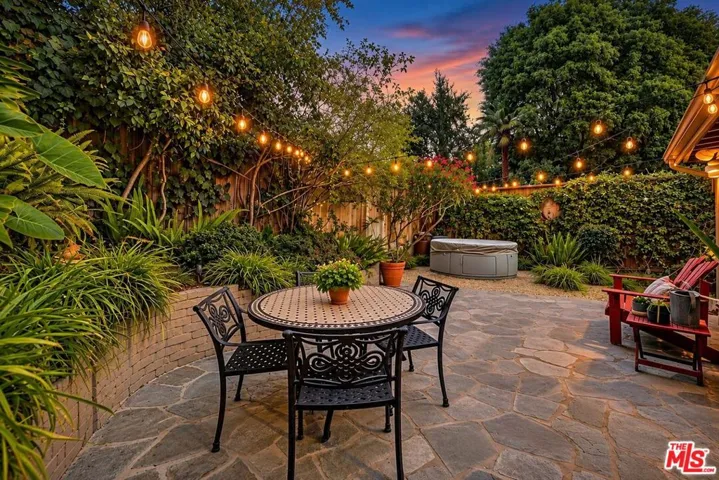 8513 Walnut Drive, Los Angeles, California 90046 — photo 4