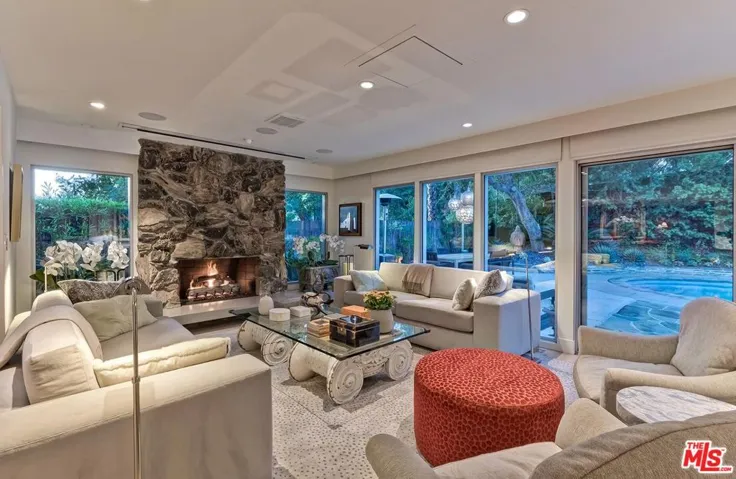 11545 Dona Cecilia Drive, Studio City, California 91604 — photo 5