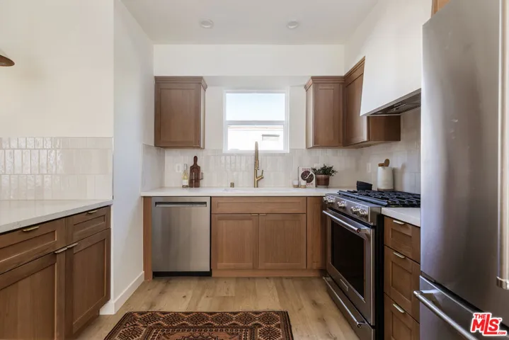 1231 1/2 N June Street, Los Angeles, California 90038 — photo 5
