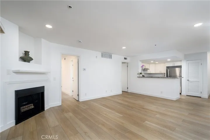 35 Linden, Long Beach, California 90802 — photo 5