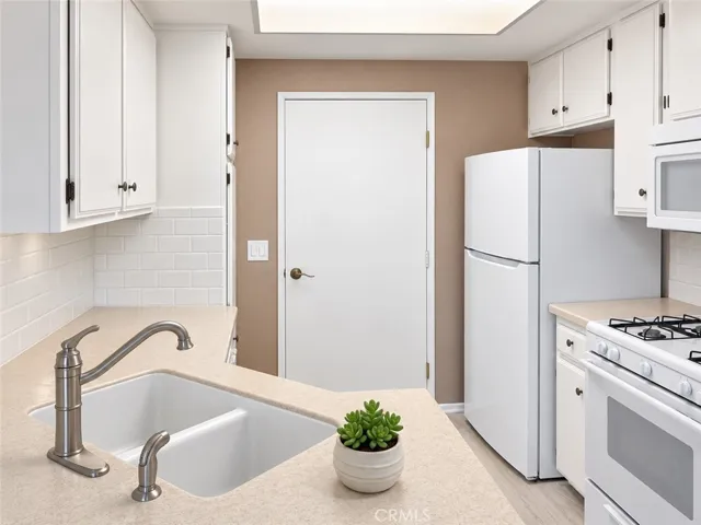 1448 Bunker Hill, San Jacinto, California 92583 — photo 5