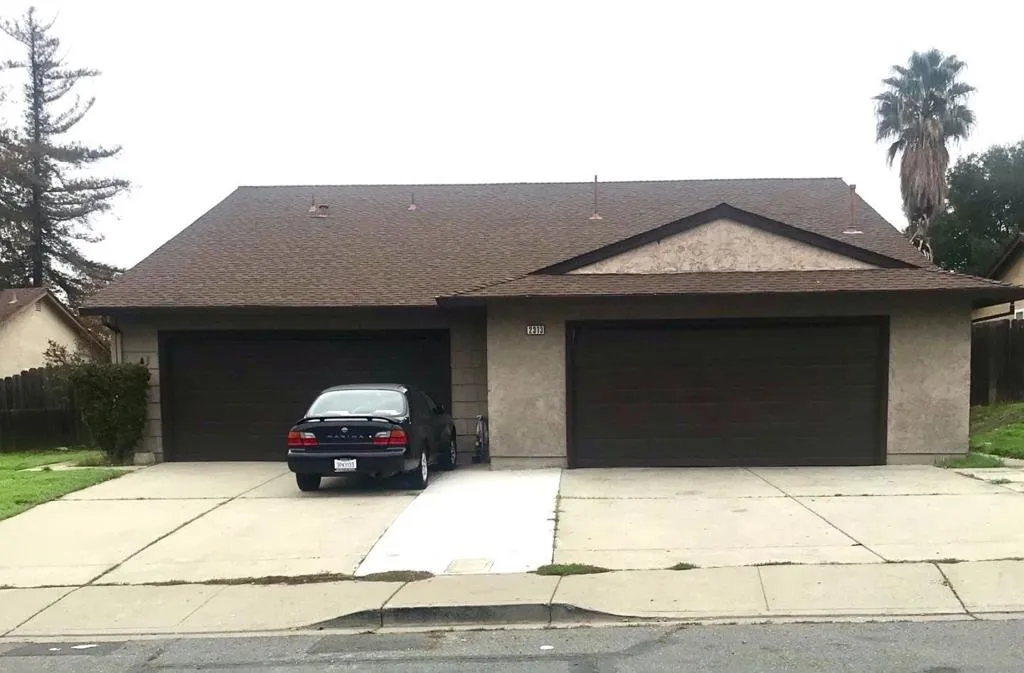 2313 Manzanita Way