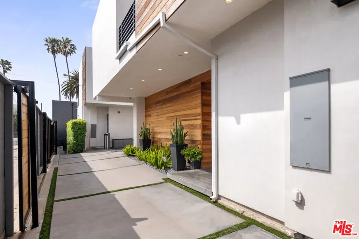 516 Vernon Avenue, Venice, California 90291 — photo 4