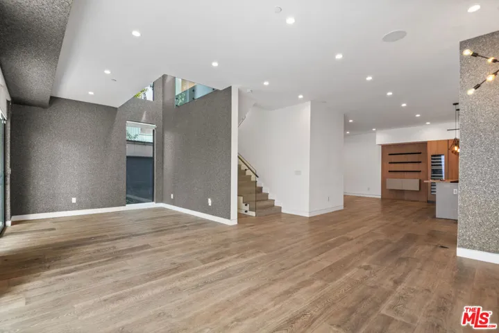 516 Vernon Avenue, Venice, California 90291 — photo 5