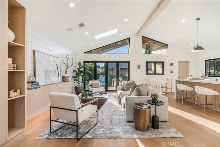 5525 Wortser, Sherman Oaks, California 91401 — photo 4