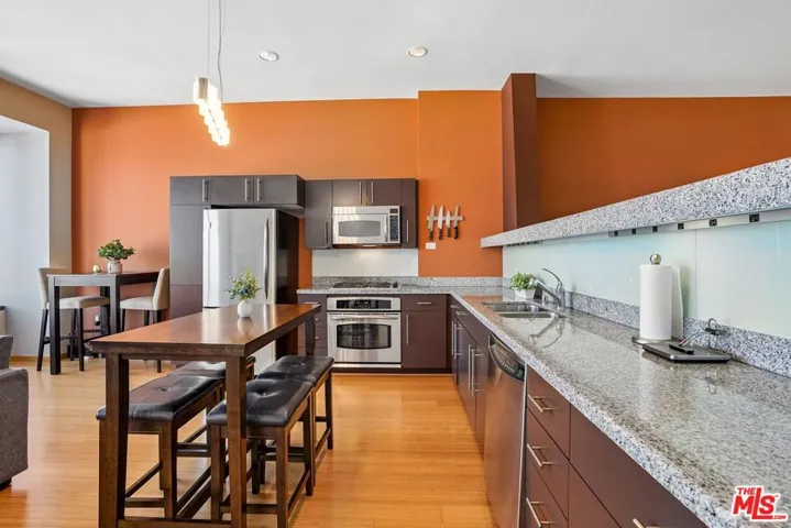 1100 Wilshire Boulevard 2105, Los Angeles, California 90017 — photo 4