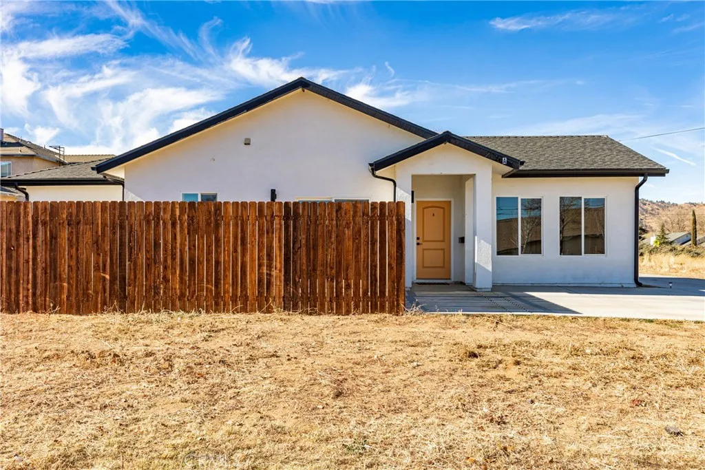 21261 Golden Hills