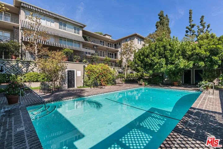 1225 Sunset Plaza Drive 2, West Hollywood, California 90069 — photo 5