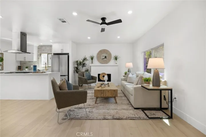 1379 E Elizabeth Street, Pasadena, California 91104 — photo 4