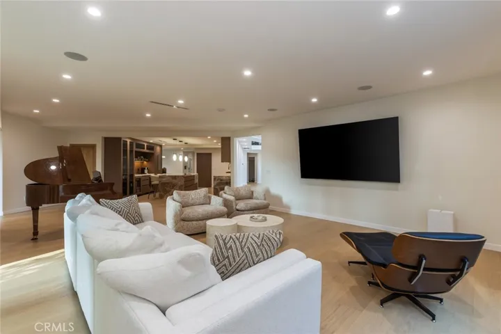 6512 Firmament, Van Nuys, California 91406 — photo 4