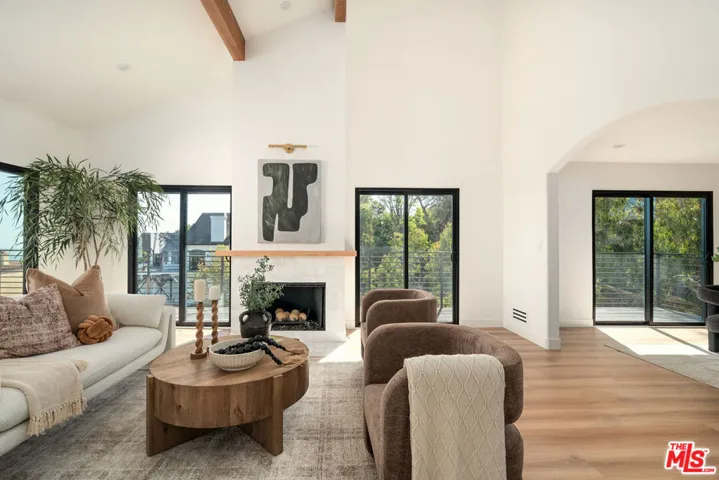 2967 Glendower Avenue, Los Angeles, California 90027 — photo 4