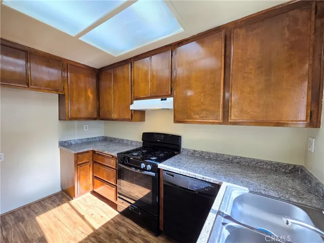 511 Bayport Street 1/2, Carson, California 90745 — photo 5
