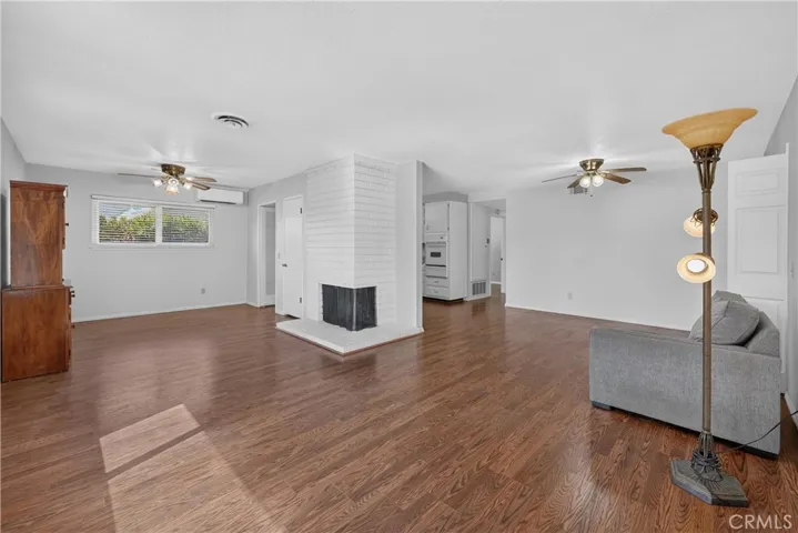 425 Blackpine, Corona, California 92879 — photo 4