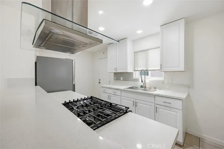 574 Toledo, Hemet, California 92545 — photo 4