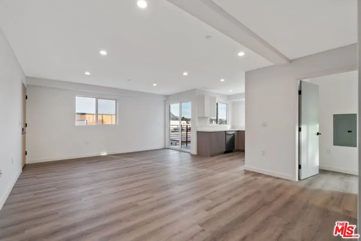 10918 Camarillo Street 303, North Hollywood, California 91602 — photo 4