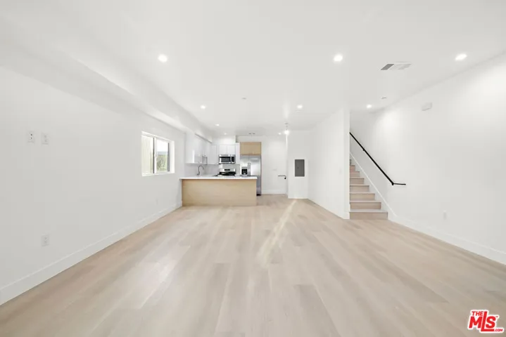 5651 Case Avenue, North Hollywood, California 91601 — photo 4