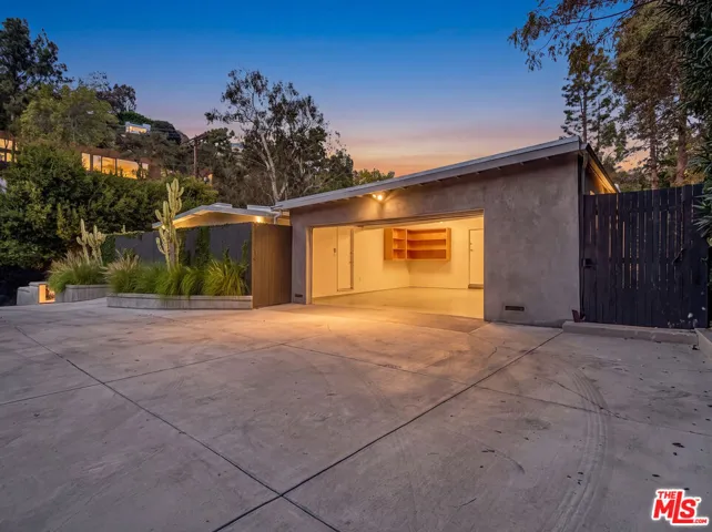 2538 Hutton Drive, Beverly Hills, California 90210 — photo 4
