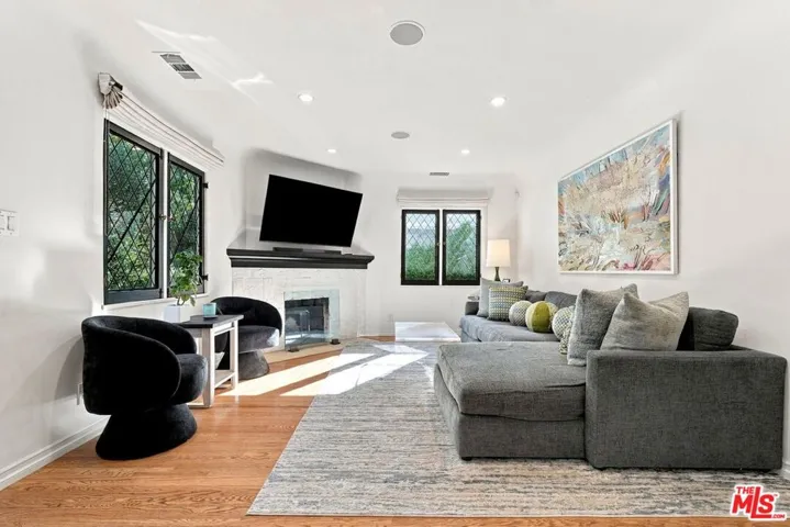 8266 Clinton Street, Los Angeles, California 90048 — photo 4