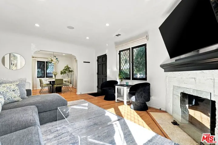 8266 Clinton Street, Los Angeles, California 90048 — photo 5