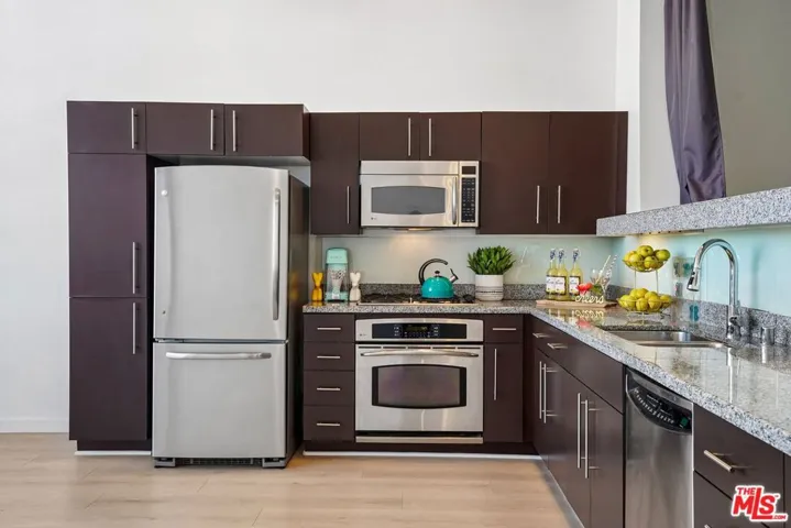1100 Wilshire Boulevard 1804, Los Angeles, California 90017 — photo 5