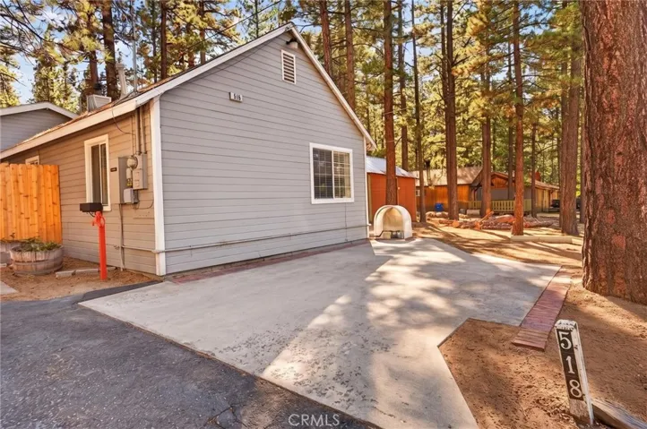 518 W Aeroplane, Big Bear City, California 92314 — photo 5