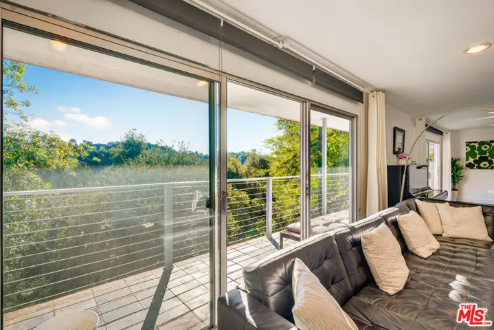 2388 Kimridge Road, Beverly Hills, California 90210 — photo 5