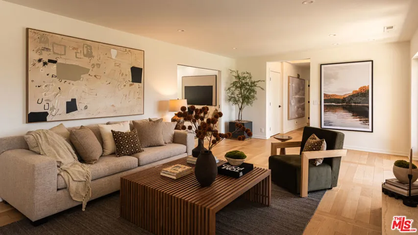 8657 Metz Place, West Hollywood, California 90069 — photo 5