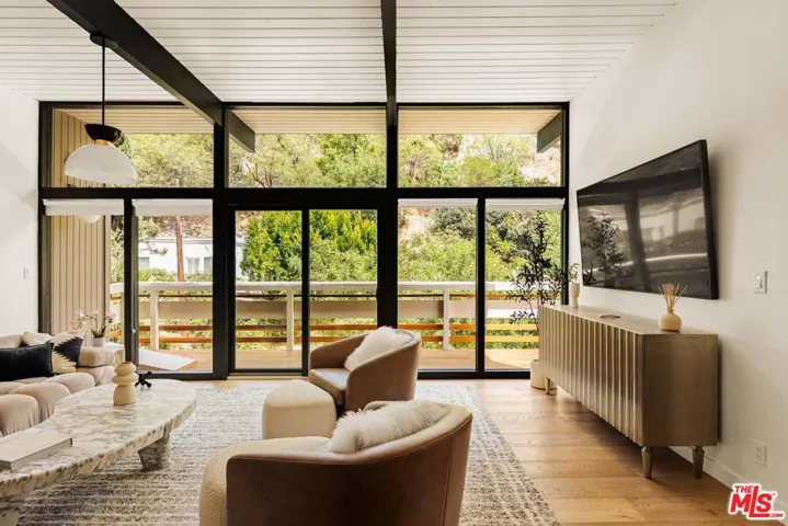 3905 Pacheco Drive, Sherman Oaks, California 91403 — photo 5