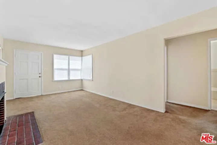 557 N Madison Avenue, Los Angeles, California 90004 — photo 5