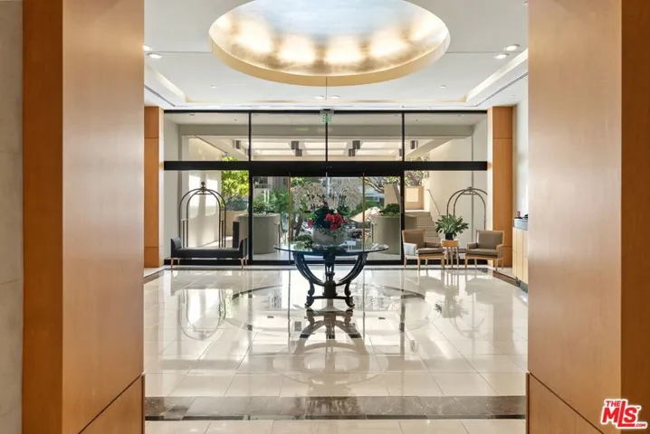 10445 Wilshire Boulevard 406, Los Angeles, California 90024 — photo 4