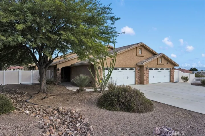 16653 Iwa Road, Apple Valley, California 92307 — photo 4