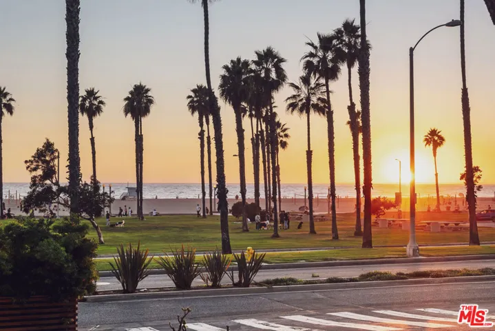 118 Fraser Avenue, Santa Monica, California 90405 — photo 5