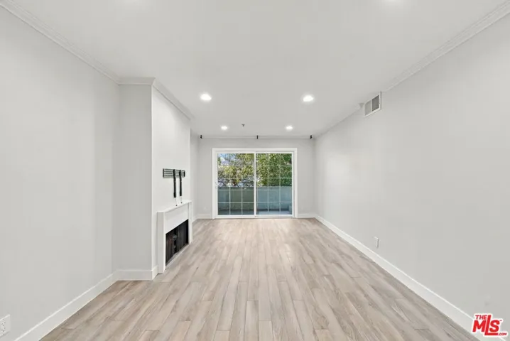 4401 Sepulveda Boulevard 208, Los Angeles, California 91403 — photo 5