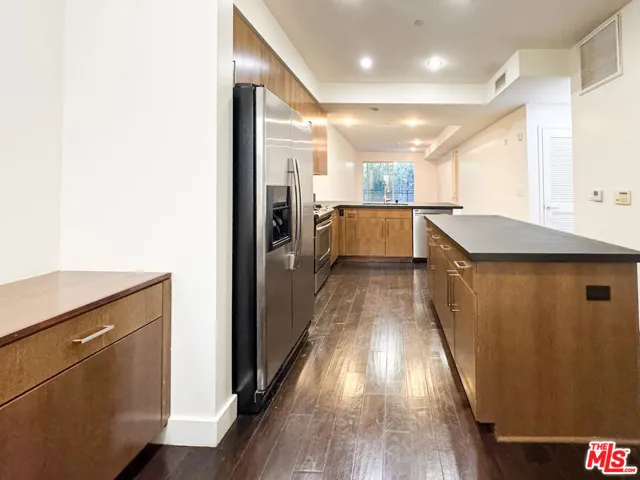 6001 Carlton Way 205, Los Angeles, California 90028 — photo 5