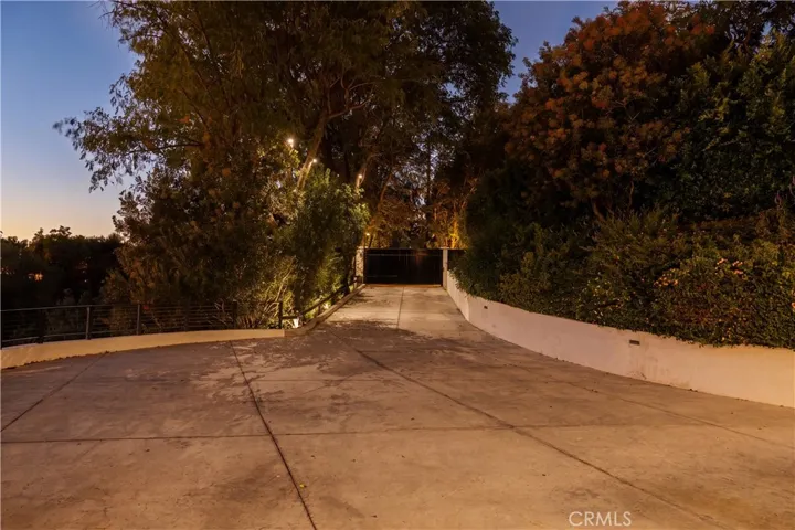 11480 Amanda Drive, Studio City, California 91604 — photo 4