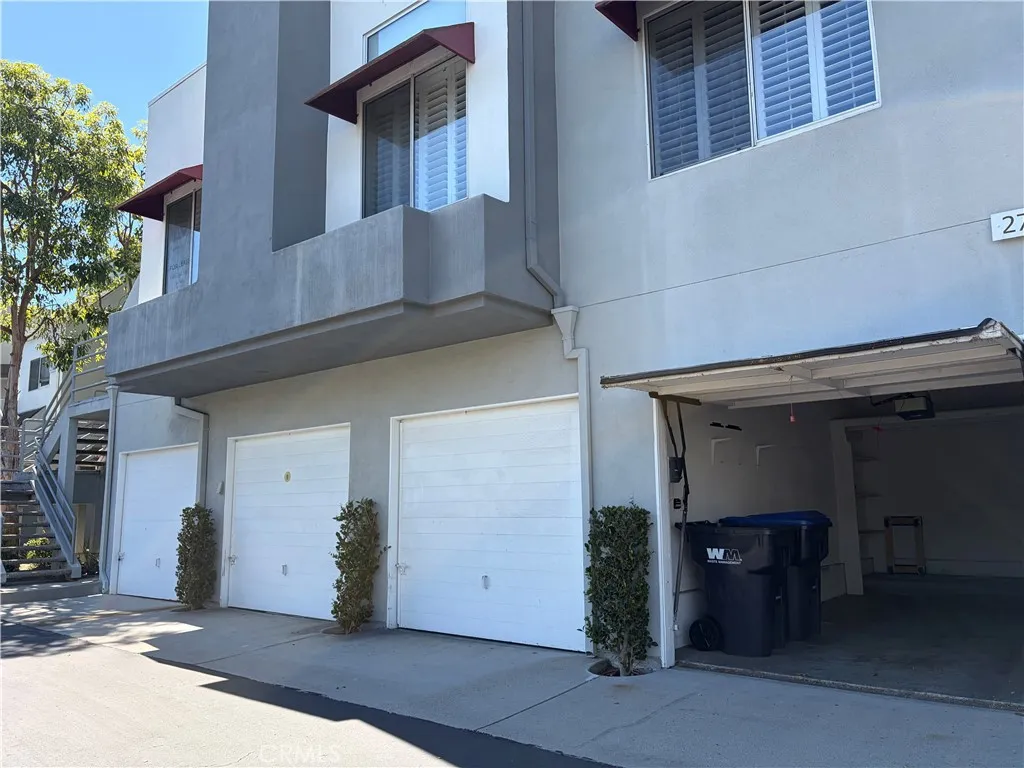 One car garage beneath the unit